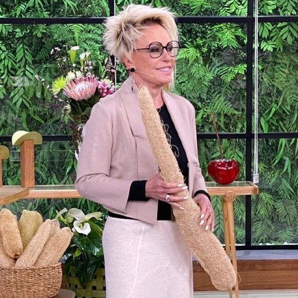 Ana Maria Braga se recuperou da Covid-19 e lembrou que já havia recebido as duas doses da vacina: 'Mesmo assim, foram dias de apreensão pois o vírus é traiçoeiro'