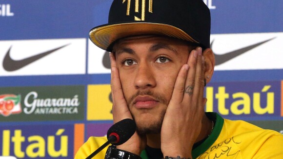 Neymar pode receber multa de até R$ 2.500 por atraso a treino do Barcelona