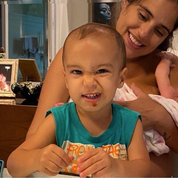 Camilla Camargo fez uma festa em casa para celebrar o aniversário do filho