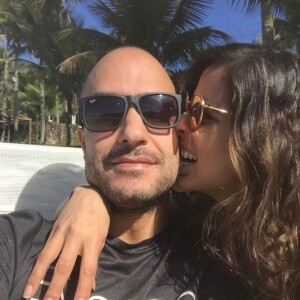 Camilla Camargo justificou a ausência do marido na festa: 'Viajando a trabalho'