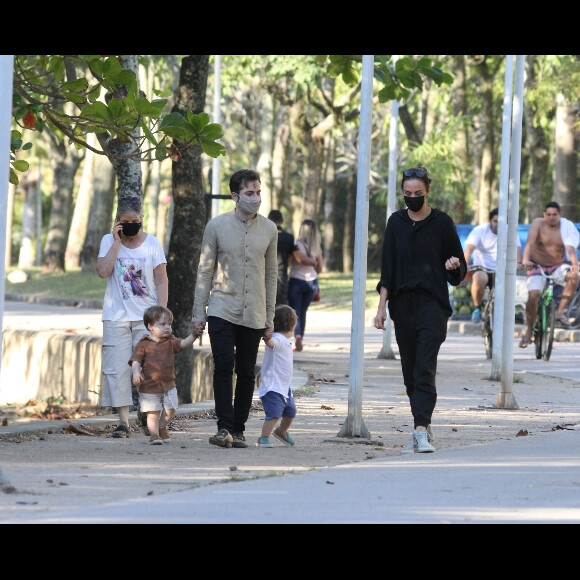 Filhos de Thales Bretas e Paulo Gustavo, Gael e Romeu, têm quase 2 anos