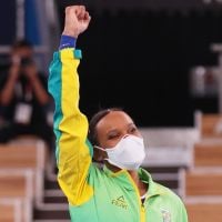 Rebeca Andrade ganha prata, faz história na Olimpíada e famosos vibram: 'Orgulho!'