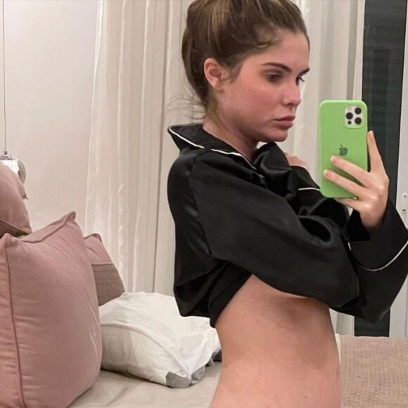 Bárbara Evans vem mostrando detalhes das mudanças de seu corpo, que passa pelo tratamento para engravidar, no Instagram