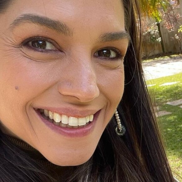 Thais Fersoza mostra a filha, Melinda, vestida de princesa em festa de aniversário, em 31 de julho de 2021