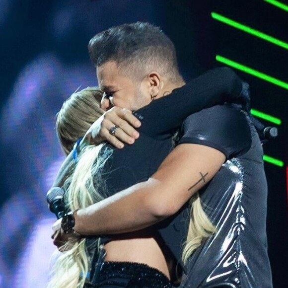 Tierry e Gabi Martins dividiram o palco em gravação de DVD da sertaneja em 2020