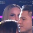 Gabi Martins ganhou beijo na testa e Tierry em show antes dos dois reatarem