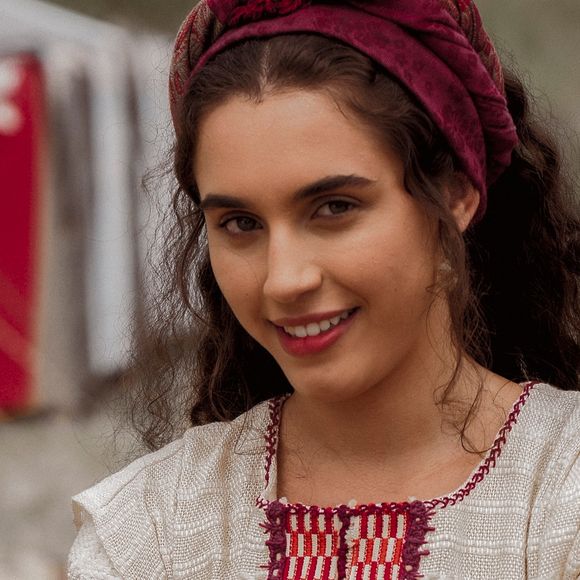 Na novela 'Gênesis', Diná (Giovanna Coimbra) desperta paixão em Siquém (Marcelo Filho) à primeira vista