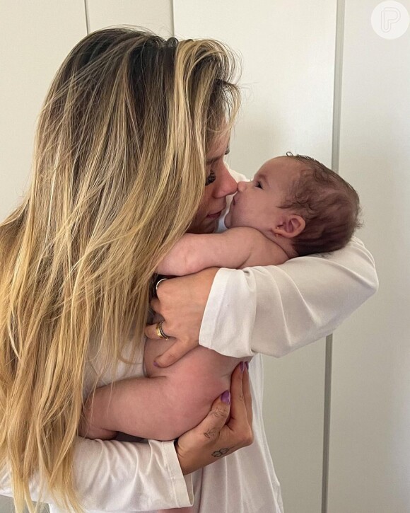 Virgínia Fonseca compartilha sua rotina de maternidade com diversos fãs na web