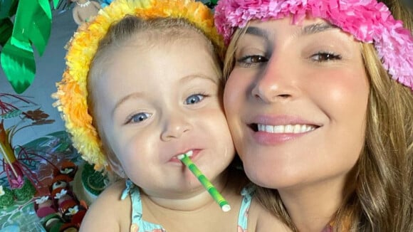 Claudia Leitte veste filha de Moana e reação da menina pós-festa de 2 anos chama atenção