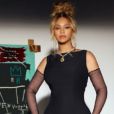 Beyoncé posa para a campanha da joalheria com o diamante Tiffany. A cantora brilha no site oficial da grife com o marido, Jay-Z