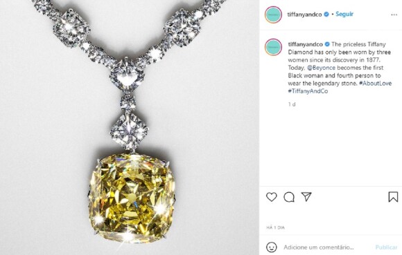 'O inestimável diamante Tiffany só foi usado por três mulheres desde sua descoberta em 1877. Hoje, @Beyonce se torna a primeira mulher negra e a quarta pessoa a usar a lendária pedra'