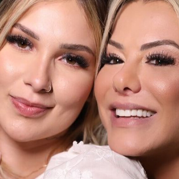 Poliana Rocha, a mãe de Zé Felipe, expressou gratidão à Virgínia Fonseca por período em que moraram juntas