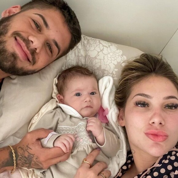 Virgínia Fonseca e Zé Felipe foram juntos a shopping de luxo em São Paulo