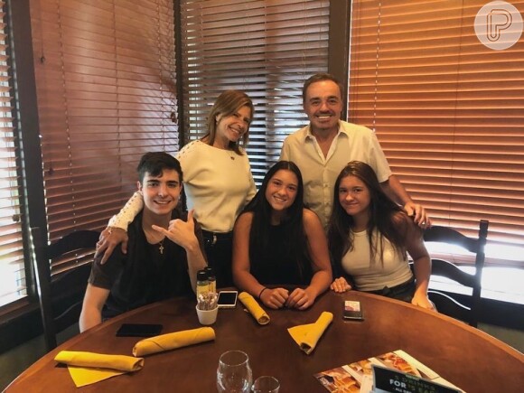 Marina e João Augusto, filhos de Gugu Liberato, deixaram de se seguir no Instagram