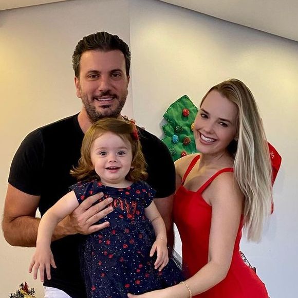 Thaeme Mariôto contou já estar com a mala da filha Ivy pronta