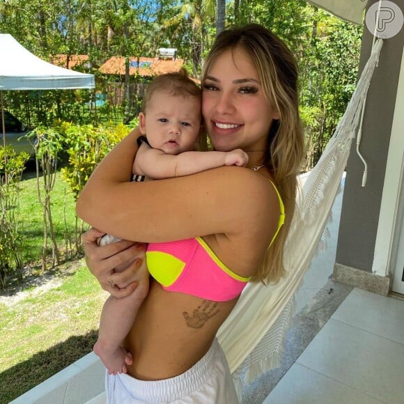 Virgínia Fonseca posa de biquíni com a filha, Maria Alice