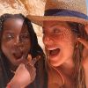 Giovanna Ewbank também opta por chapéus mais tradicionais para looks de verão e biquíni em moda praia