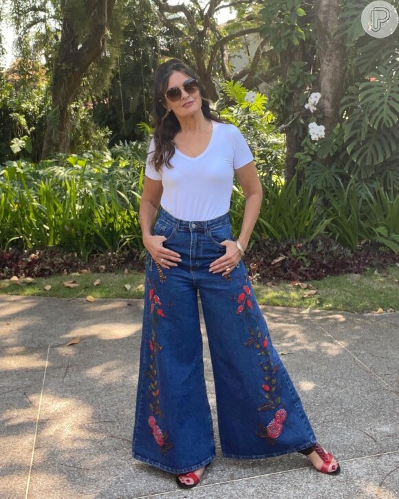 Outras mães famosas também costumam usar jeans com frequência, como Fátima Bernardes