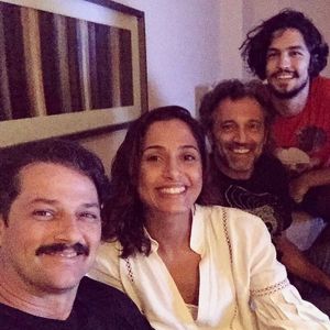 Domingos Montagner surgiu em foto com Marcelo Serrado, Camila Pitanga, Gabriel Leone e Marcos Palmeira: 'Grande artista'
