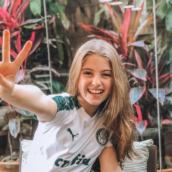 Lorena Queiroz não esconde sua paixão pelo Palmeiras em fotos no Instagram
