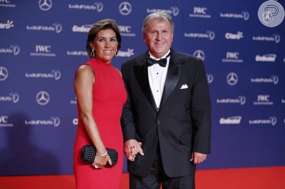 O ex-jogador Zico esteve no "Oscar do esporte" com sua mulher, Sandra Carvalho de Sá