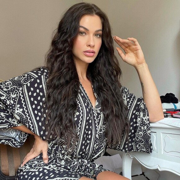 Andressa Suita esteve no Rio de Janeiro para fazer sessão de fotos de uma marca de roupas femininas