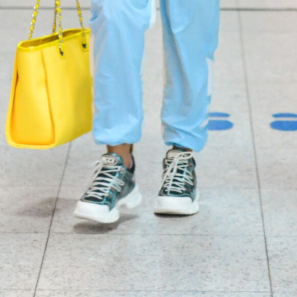 Andressa Suita usou tênis da moda em look esportivo