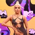 Luísa Sonza surgiu com vestido em chamas no 'MTV Miaw'