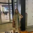 Em Dubai, Deolane Bezerra mostrou suas compras em lojas de marcas