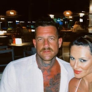 Cleo e o marido, Leandro D'lucca, descartaram a gravidez após rumor