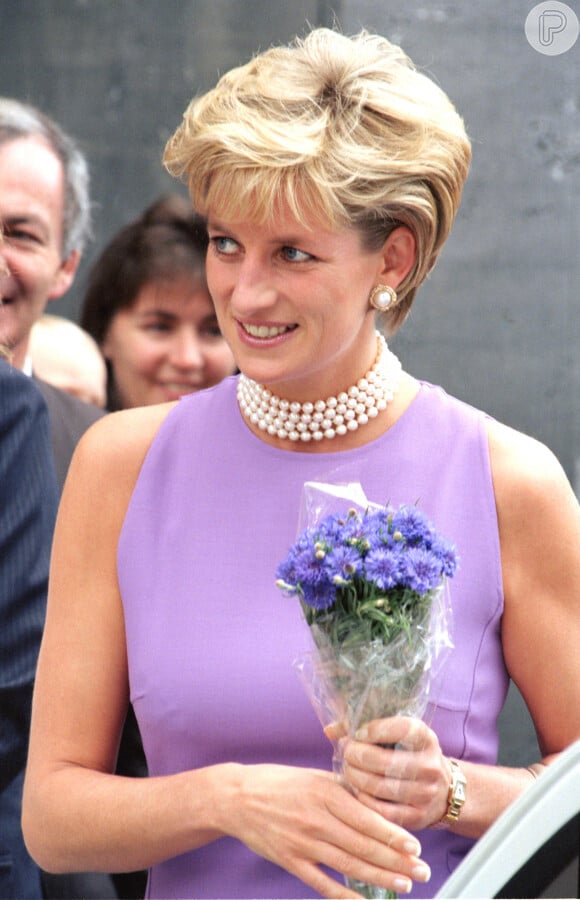 Princesa Diana era fã do relógio Cartier e adorava usar o acessório em looks