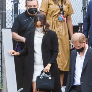 Meghan Markle usou vestido Valentino de R$ 29 mil