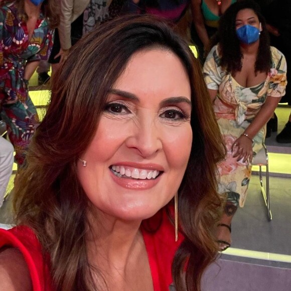 Fátima Bernardes fará cirurgia no ombro, para recuperar um tendão e ficará afastada do 'Encontro' durante o mês de outubro