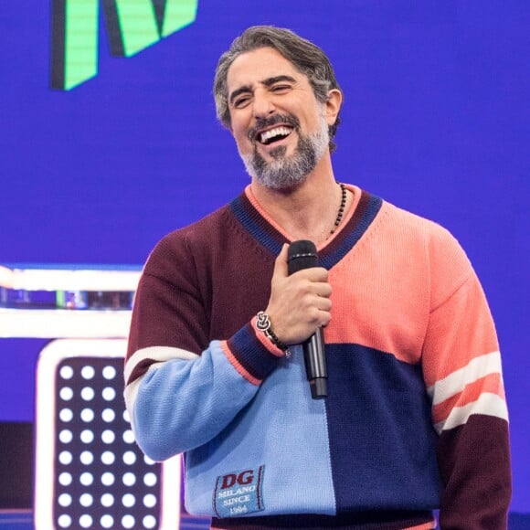 Marcos Mion comemora uso de camiseta no palco do 'Caldeirão', em 2 de outubro de 2021