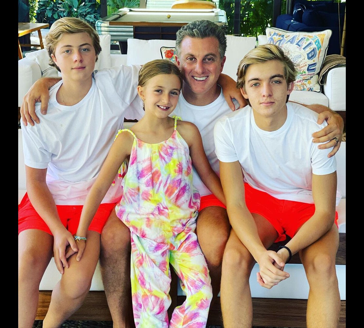 Foto Filhos de Luciano Huck e Angélica, Joaquim, Benício e Eva têm 16, 13 e 9 anos de idade Foto Filhos de Luciano Huck e Angélica, Joaquim, Benício e Eva têm 16, 13 e 9 anos de idade