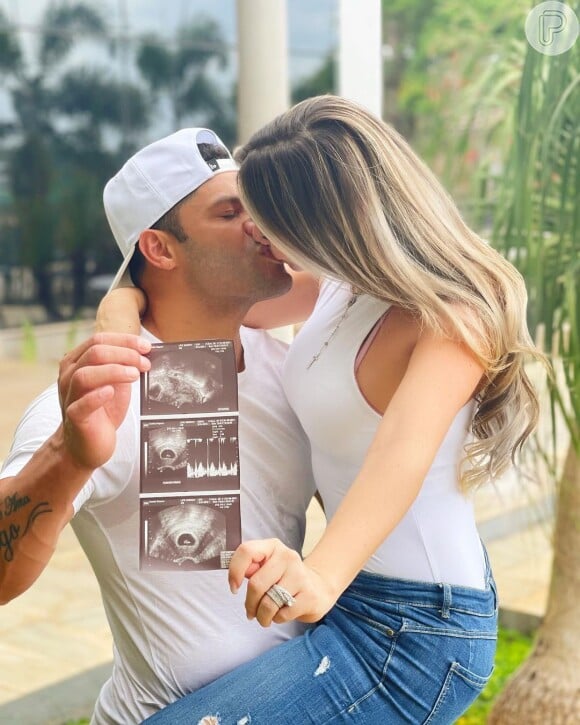 Hulk Paraíba e Camila Ângelo anunciaram gravidez na web; atual do jogador é sobrinha da ex-mulher dele