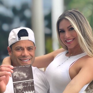 Camila Ângelo e Hulk Paraíba mostraram o ultrassom para os seguidores no Instagram