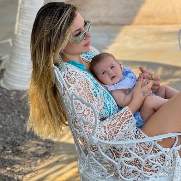 Virgínia já foi até a Bahia com a filha, onde apresentou Maria Alice ao mar