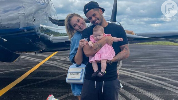 Essa não é a primeira vez que a filha de Virgínia viaja: a pequena começou a 'embarcar' com apenas um mês
