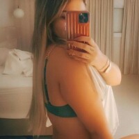 Marília Mendonça agita web ao postar foto de biquíni fio dental no Instagram: 'Bum dinha'