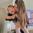 Letícia Almeida desdobrou gravações da novela 'Gênesis' com maternidade. Atriz é mãe de  Maria Madalena (de 3 anos) e Maria Tereza (de 1) 