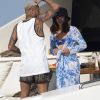 Bruna Biancardi e Neymar estavam em um passeio de barco quando foram flagrados por fotógrafos