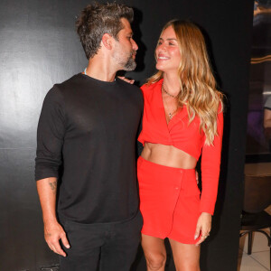 Giovanna Ewbank posou com Bruno Gagliasso em première de 'Marighella'