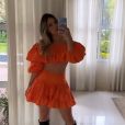 Virgínia Fonseca usou um look cor de laranja para combinar com o tema da festa