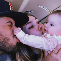 Zé Felipe publica foto fofa com Virgínia Fonseca e a filha em um avião: 'Só amor'