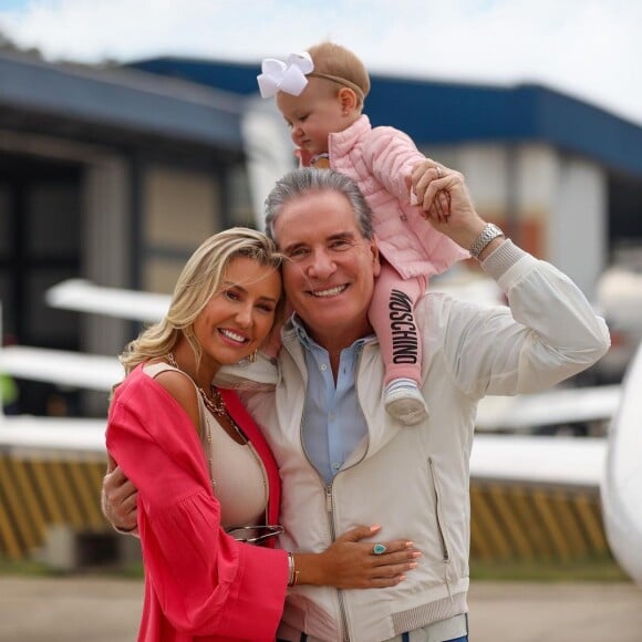 Vicky, de 1 ano, é fruto do casamento de Ana Paula Siebert com Roberto Justus