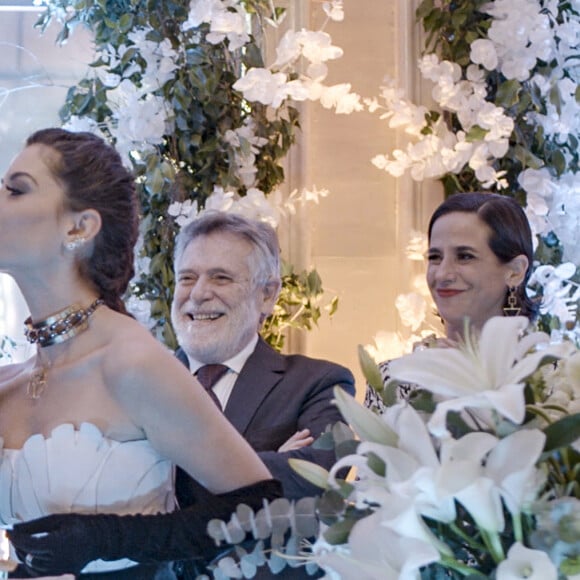 Novela 'Um Lugar ao Sol': A essa altura, no entanto, Christian/Renato (Cauã Reymond) já pediu Bárbara (Alinne Moraes) em casamento