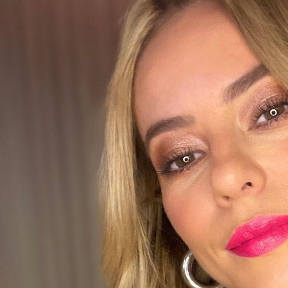 Beleza de Paolla Oliveira sempre chama atenção nas redes sociais