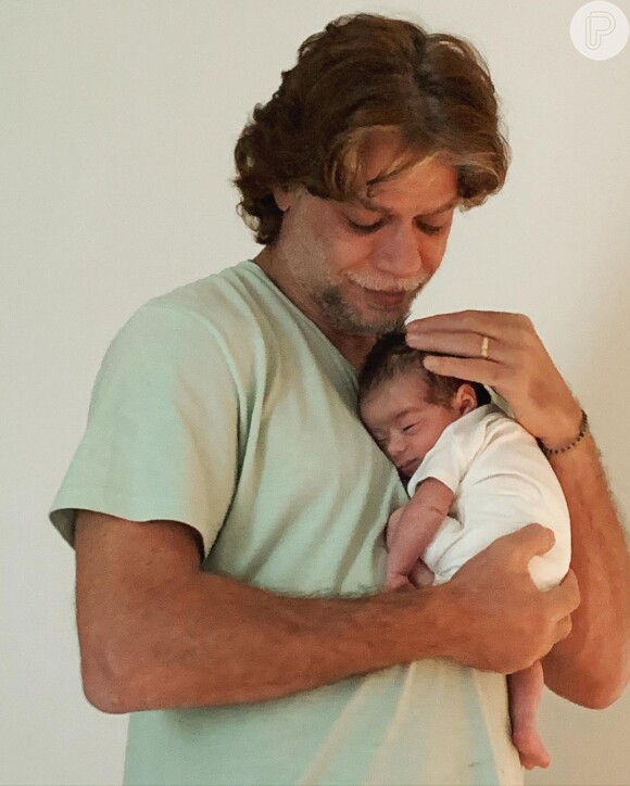 Fábio Assunção e a filha Alana, de seis meses