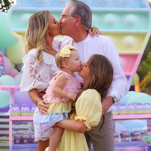 Recentemente, Ana Paula Siebert explicou que não está acostumada a dormir com Vicky, de 1 ano